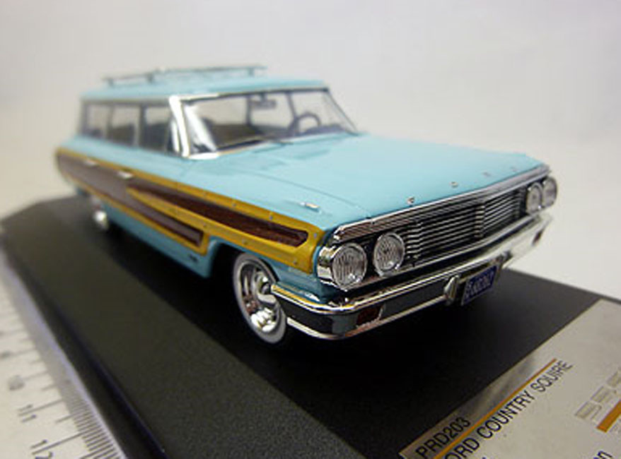 Prd202 1 43 PremiumX FORD Country Squire 1964 Light blu nelle promozioni dello stadio Prd202 1 43 PremiumX FORD Country Squire 1964 Light Light Light blu confortevole