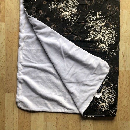 Ah Goo Baby Stroller Blanket Earth Pattern Black White Cotton Minky 41"x30" EUC - Picture 5 of 11
