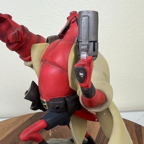 Estatua animada Hellboy 2006 Dark House Deluxe resina edición limitada defectuosa - Imagen 7 de 16