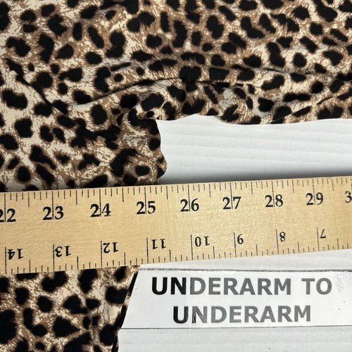 Top Torrid súper suave encogido de hombros nudo frontal estampado de leopardo elástico talla 4 nuevo con etiquetas - Imagen 8 de 12