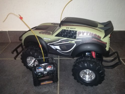 New Bright RC / 1:10 Monster Truck Python - 40Mhz - 2WD - Full Fonction - Photo 3/24