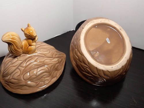 Vintage THANKSGIVING Squirrel Walnut Ceramic Lidded Nut Dish Candy Farmhouse - Picture 18 of 24