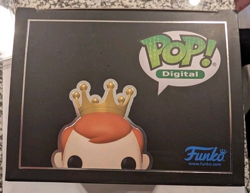 Freddy Funko w/ Simon  #128 - Digital Physical Funko Pop! LE: 2,000 pcs w/ case - Picture 5 of 6