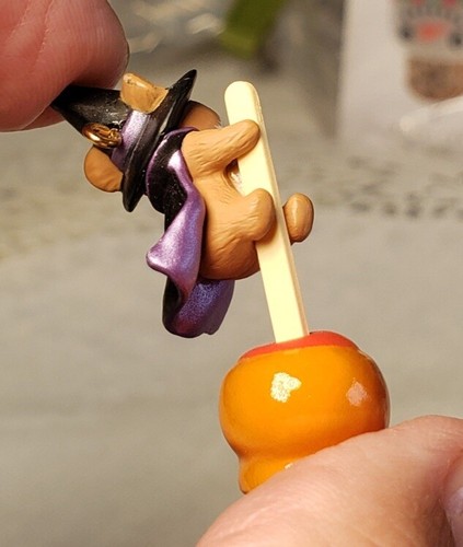 Hallmark Halloween Ornament, Caramel Apple Cutie, Mini Mouse Keepsake 2021 A62e2 - Bild 2 von 10