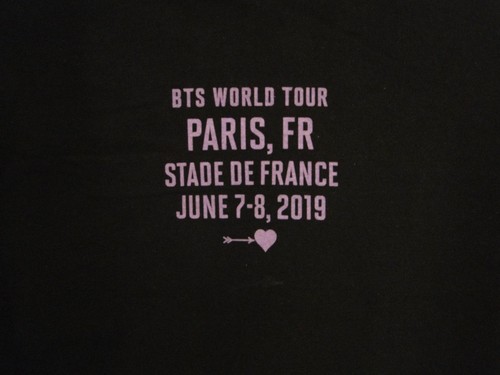 BNWOT Official BTS World Tour PARIS 2019 Black T-Shirt Purple Floral Logo Medium - Picture 4 of 4