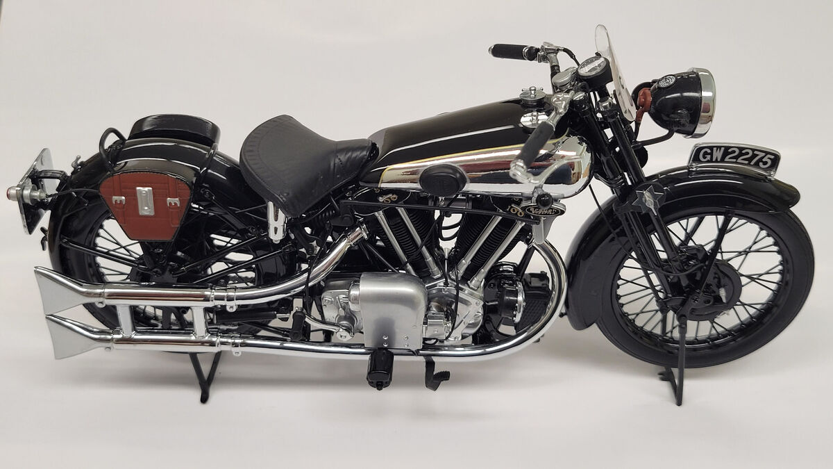 Minichamps #122135500 1/12 Brough Superior SS 100 T E Minichamps #122135500 1/12 Brough Superior SS 100 T E