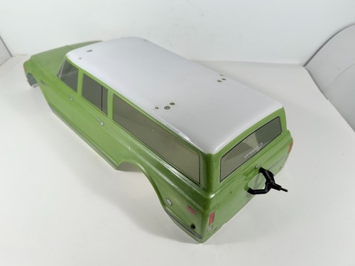 USED RARE VATERRA 1/10 SCALE 1972 CHEVY SUBURBAN XL ASCENDER BODY ONLY - Picture 6 of 22