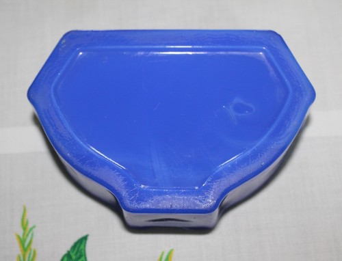 Akro Agate Blue 3 Rest Ashtray with Matchbook Holder - Picture 4 of 9