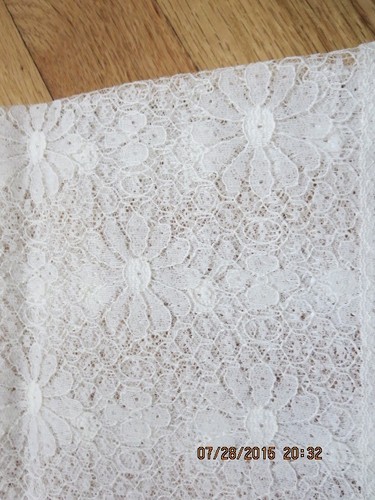VINTAGE LACE CREAM TABLECLOTH--70" X 90"--SCALLOPED EDGE---#T 11-12 - Picture 14 of 24