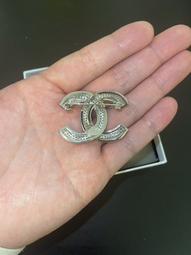 CHANEL Authentic Classic All Crystal CC Logo Brooch Pin Silver Tone with Box - Picture 19 of 20