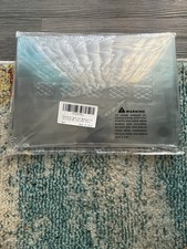 Apple MacBook Air A2681 2022 Model 13.6" M2 Chip,