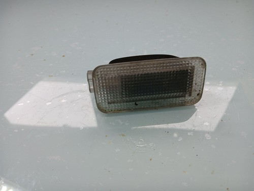 Luz interior TOYOTA AVENSIS Estate T25 8124005041 2.0 diésel 2004 29774703 - Imagen 7 de 7