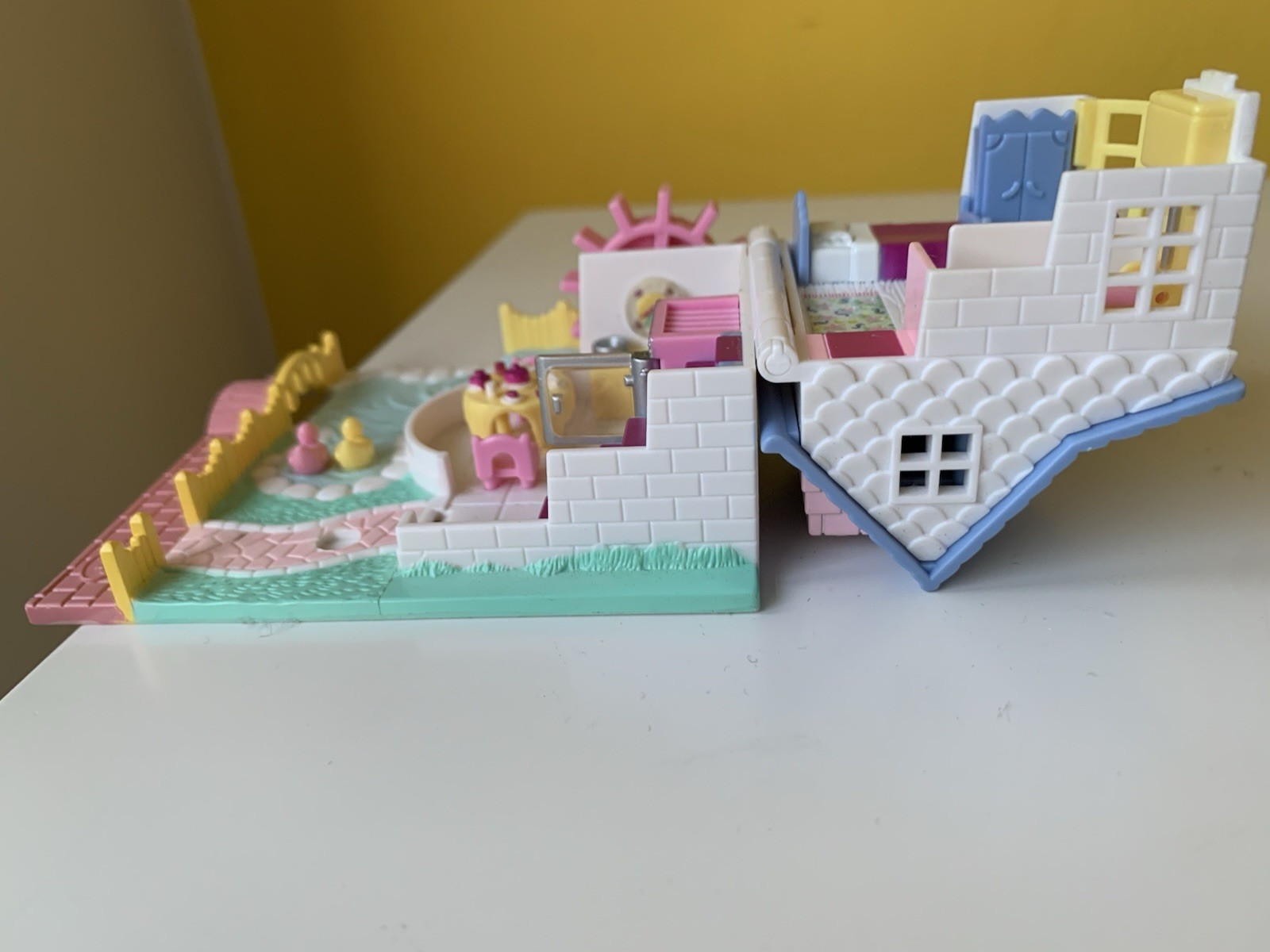 Picture 4 of 24