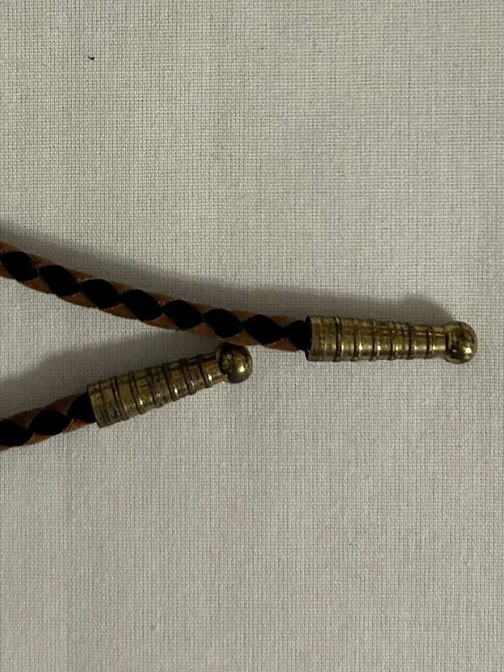 De Colección Bolo Corbata en Forma de Corazón Roca Chip Centro Tono Dorado Puntas/Cuero y Gamuza Cordón 34" Foto 4 de 4