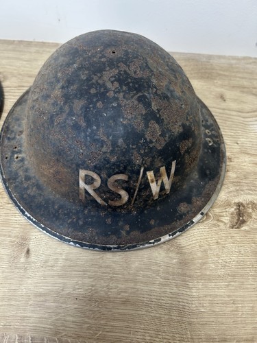 PAIR OF VINTAGE WW2 BRITISH ? ARMY HELMETS - Picture 3 of 7