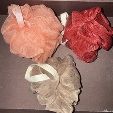The Body Shop 3x Small Bath Lily Sponge