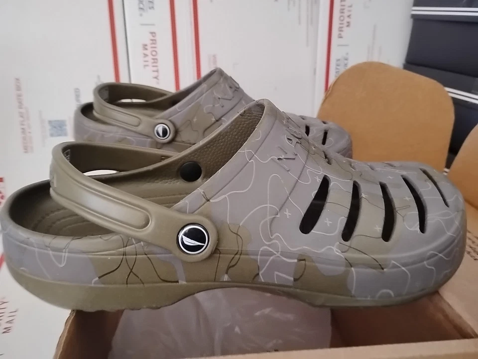 Sandalias impermeables de goma sin cordones Nautica verdes camufladas para hombre 11 River Edge (#203) Foto 2 de 4