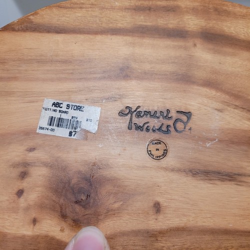 Hand Carved Kamani Wood Tropical Pineapple Shaped Cutting Board Serving Board - Picture 5 of 5