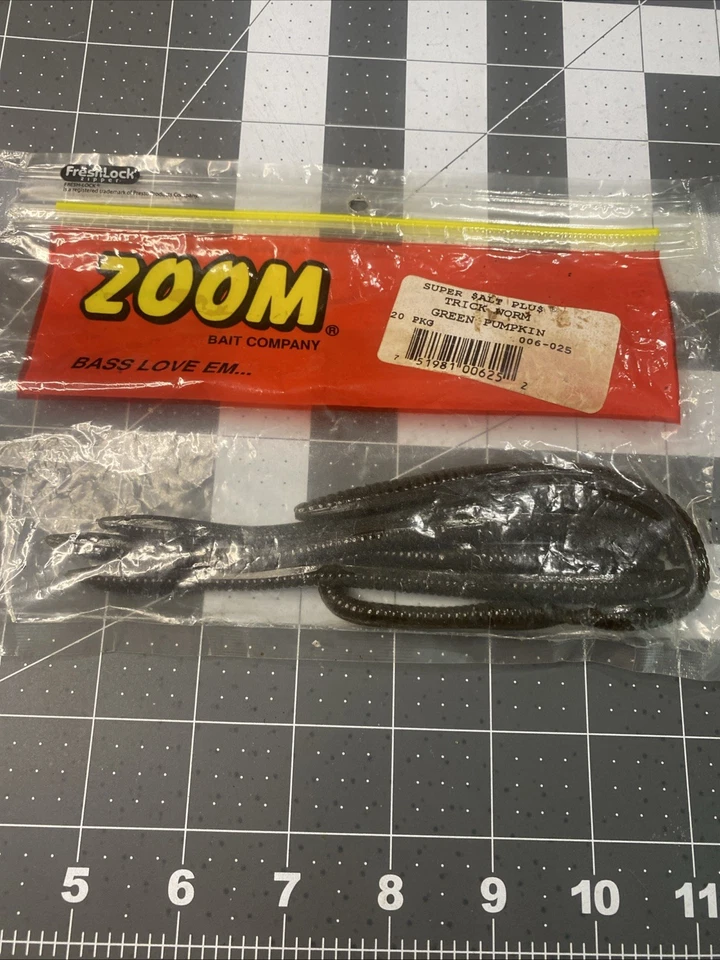 Fishing Worms, Frogs, Flukes, Lizards & Power Worms Large Lot Tackle - Image 2 of 4