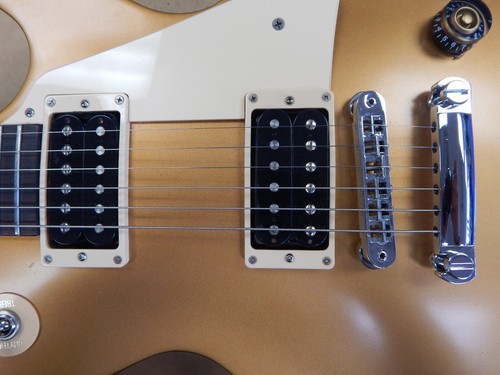 Gibson 2016 Les Paul Studio Gold Top Solid Body Electric Guitar w/ Case - Picture 5 of 16