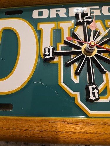 Framed Oregon Ducks License Plate Wall Clock - Picture 3 of 6