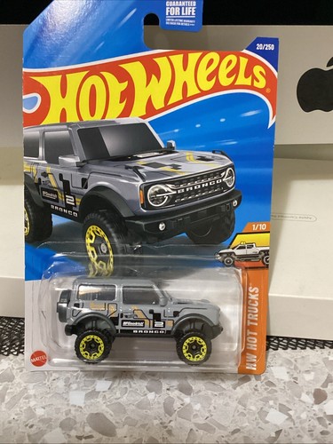 Hot Wheels Hot Trucks 2021 Ford Bronco in grau Maßstab 1:64 Diecast - Bild 3 von 4