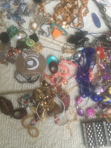 Konvolut Mix Schmuckstücke Halsketten, Armbänder, einige defekt einige fehlen 3,2 Pfund - Bild 4 von 11