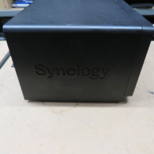 Synology DS1821+ 8 Bay Desktop NAS Enclosure 4GB RAM No Drives Free Next Day - Afbeelding 4 van 14