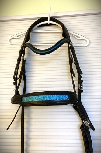 FSS schöne schwarze gepolsterte Trense blau "Crystal" Stirnband und Nasenriemen volle Größe - Bild 3 von 9