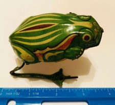 Vintage TIN LITHO FROG Wind Up Toy Jumping Hopping Frog CK Japan KURAMOCHI 1950s