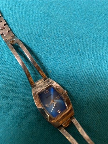 Orologio donna fossil analogico tono argento con quadrante blu rettangolare ES 9609 - Foto 3 di 11
