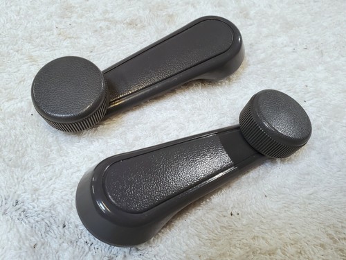 1994-1998 Toyota T100 Manual Window Cranks Pair OEM Gray. - Picture 2 of 7