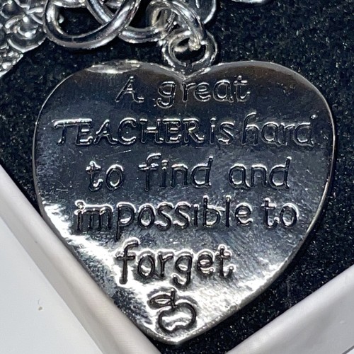 Llavero Profesor Apple Heart “Un Gran Maestro… e Imposible Olvidar” Con Caja - Imagen 2 de 9