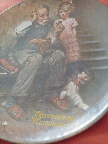 "The Cobbler" 1978 Knowles Collector Plate - Picture 4 of 5