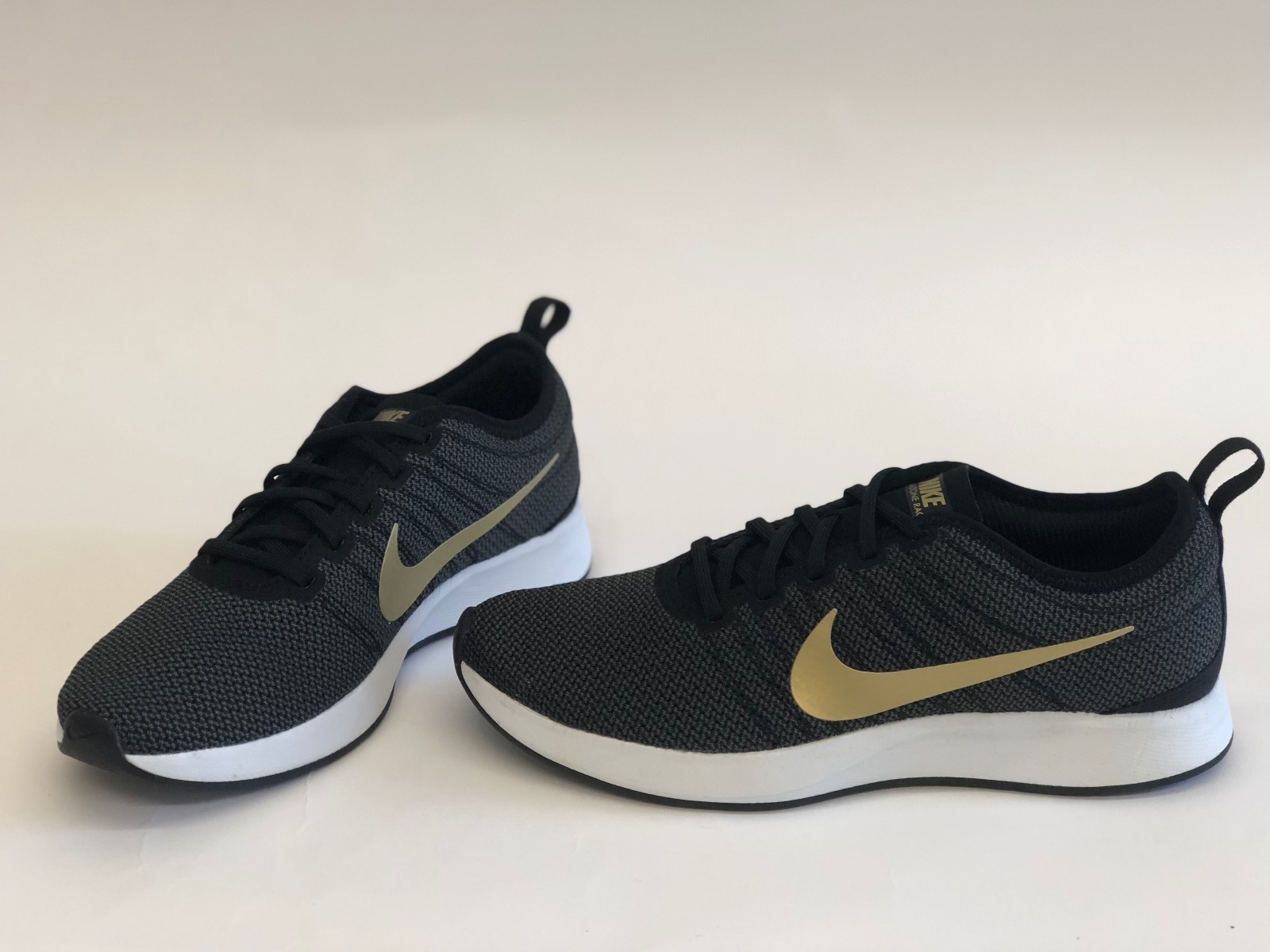 NIB WOMENS SIZE 7 NIKE DUALTONE RACER SNEAKERS BLACK 940418-005 NIB WOMENS SIZE 7 NIKE DUALTONE RACER SNEAKERS BLACK 940418-005