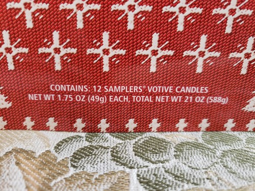 Yankee Candle🎄CHRISTMAS MEMORIES🎄12 Samplers (Votives)🎄NEW IN BOX🎄RARE/HTF🎄 - Picture 5 of 12