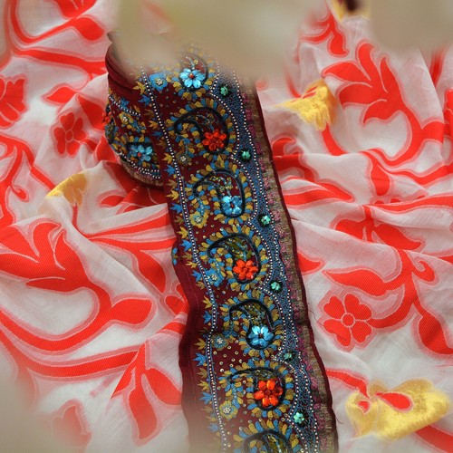 Indian Vintage Maroon Sari Border Hand Embroidered Craft Trim Lace Sewing 1yd - Picture 6 of 12