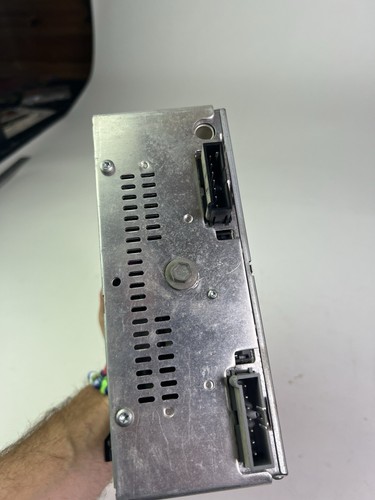 REPRODUCTOR DE CASETE DE CINTA ESTÉREO RADIO CHRYSLER CORPORATION Parte #P04704363 OEM - Imagen 6 de 7