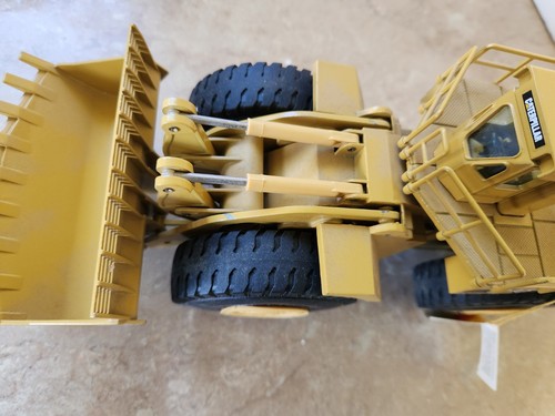 Caterpillar Cat 994 Wheel Loader - NZG 1:50 Scale Diecast Model #366 New - Picture 8 of 10
