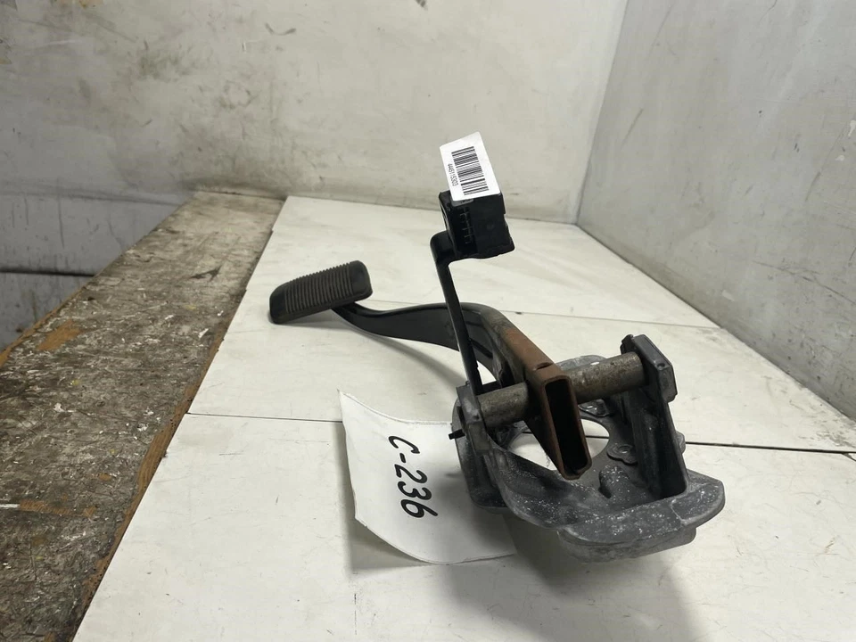 Dodge Durango 2014 pedal de freno OEM+ Foto 3 de 4