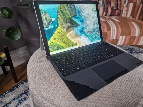 Microsoft Surface Pro6 i5-8350U 12.3" 256GB SSD 8GB RAM with keyboard  - Picture 1 of 6