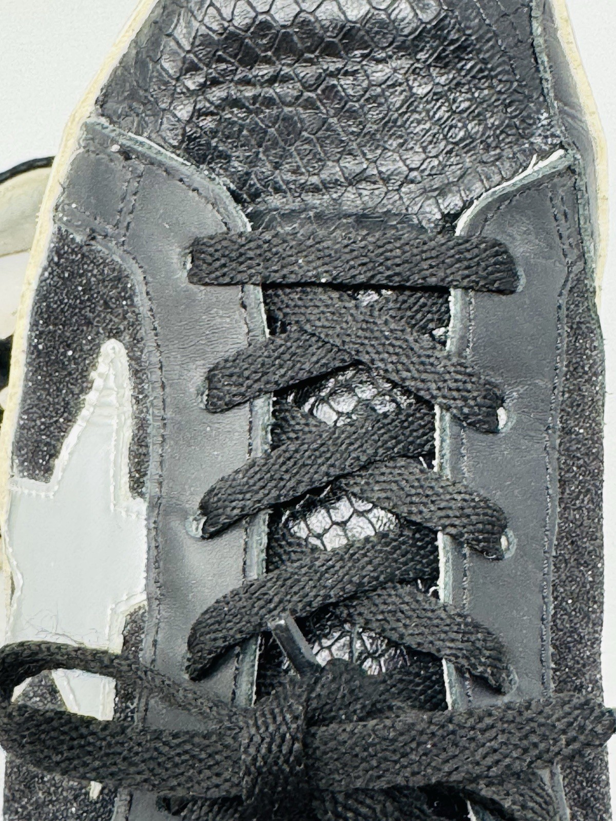 Foto 12 di 23