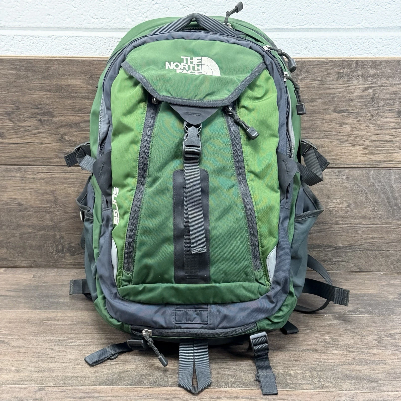 The North Face Surge Backpack Green /Gray Commuter Laptop Back Saver Technology
Opens in a new windo