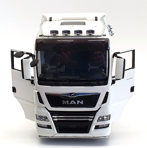 Premium ClassiXXS 1/18 Scale Model Truck PCL30201 - 2018 MAN TGX XXL - White - Picture 5 of 7