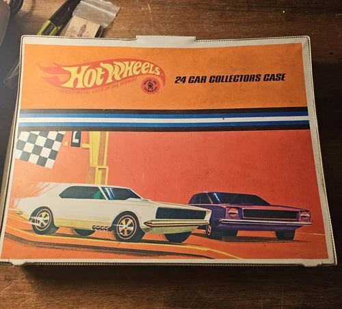 Vintage 1967 Mattel Hot Wheels Redline 24 Car Collector Case  🚨