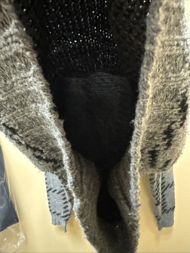 Vintage Giorgio Armani Gray w/Black Check Wool Made In USA Oversize Knit Sweater - Picture 8 of 9