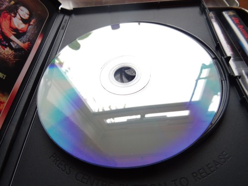 James Bond Collection 20 DVD Tin Box Set Special 007 Edition 2002 - Picture 6 of 10