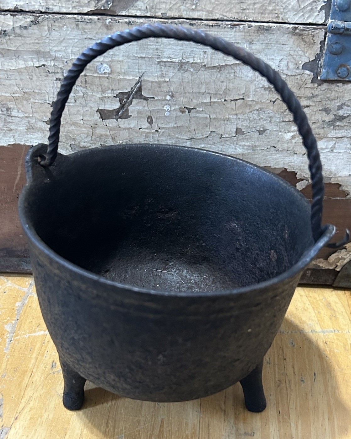 Vintage Kettle Cast Iron Pot Cauldron 1800’s GATE Mark 5” FORGED Twist Handle