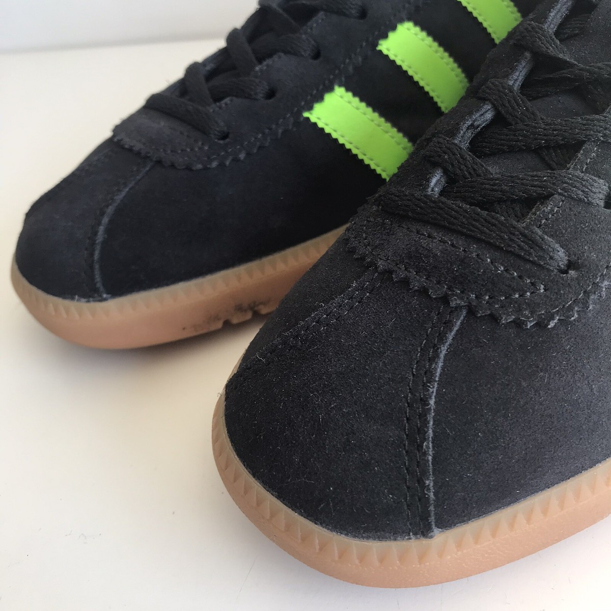 Adidas Bermuda Black Suede Neon Green Size 11 Trainers With OG Box 2016 Release