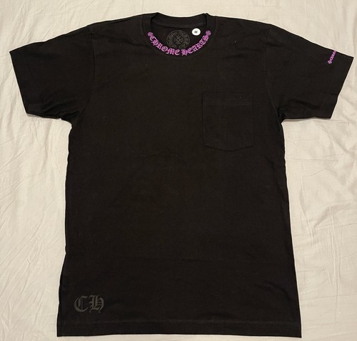 Camiseta Cromada Corazones Cuello Púrpura Logotipo Negra Talla M NUEVA 100% Auténtica 🙂✅